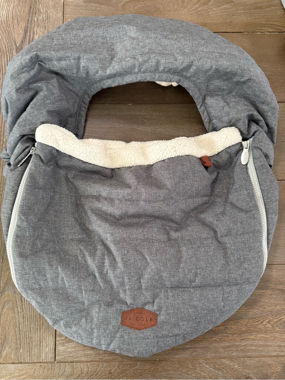 EUC JJ Cole Cold Weather Baby Car Seat Cover